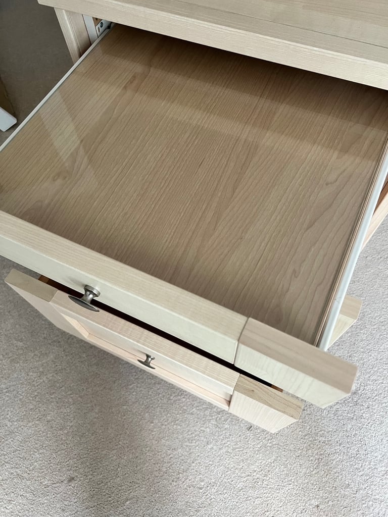 Bed side drawer unit - solid & stable
