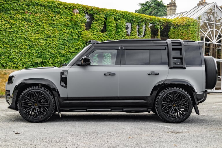 2023 Land Rover Defender 3.0 D300 X-Dynamic HSE 110 5dr Auto [7 Seat] ESTATE DIESEL Automatic