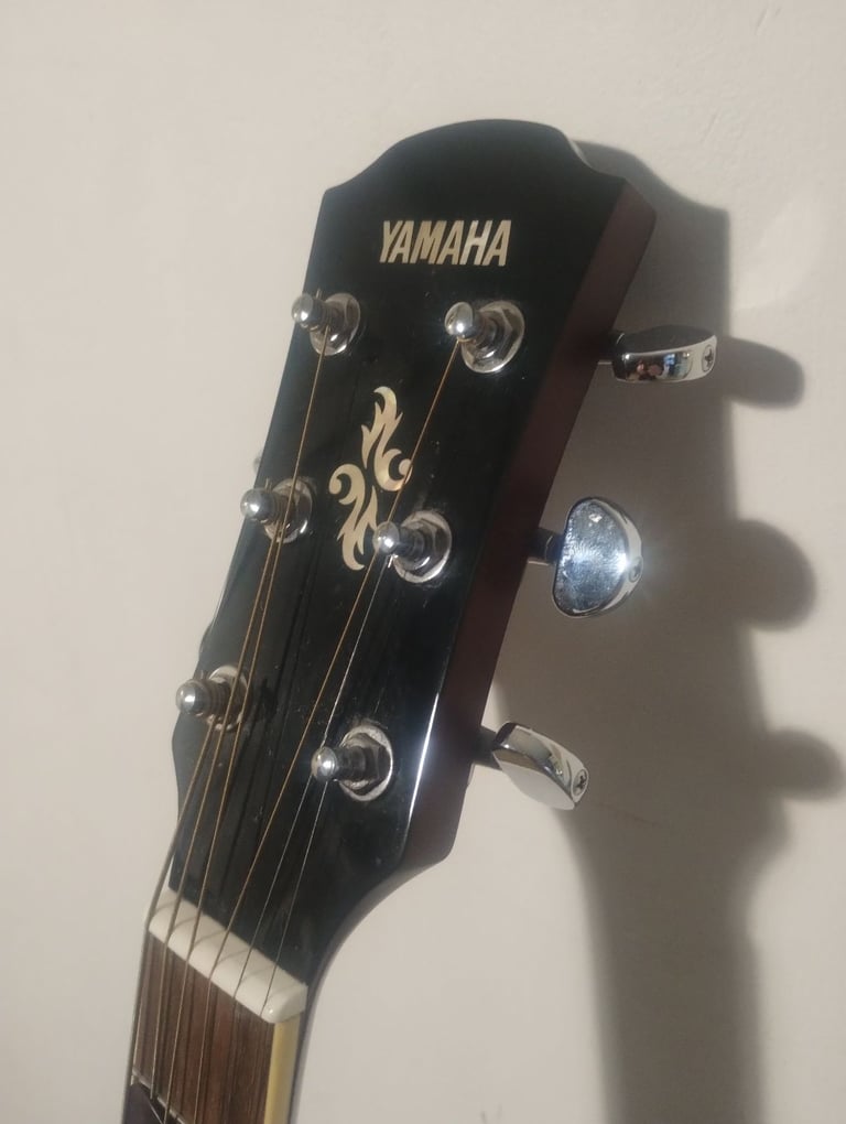 Yamaha APX500II guitar acoustic electric