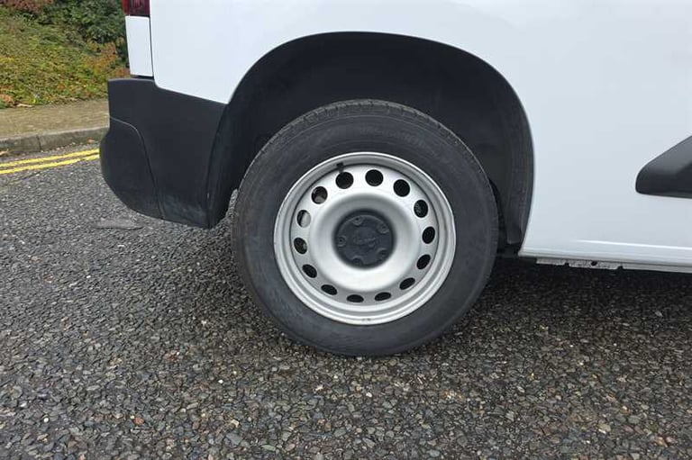 2023 Peugeot Partner 1000 1.5 BlueHDi 100 Professional Premium + Van PANEL VAN DIESEL Manual