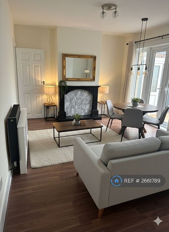 5 bedroom house in Windmill Road, Gillingham, ME7 (5 bed) (#2661789)