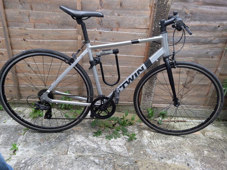 image for Road bike Triban RC 100 Grey Size M + Lock, Helmet and Lights