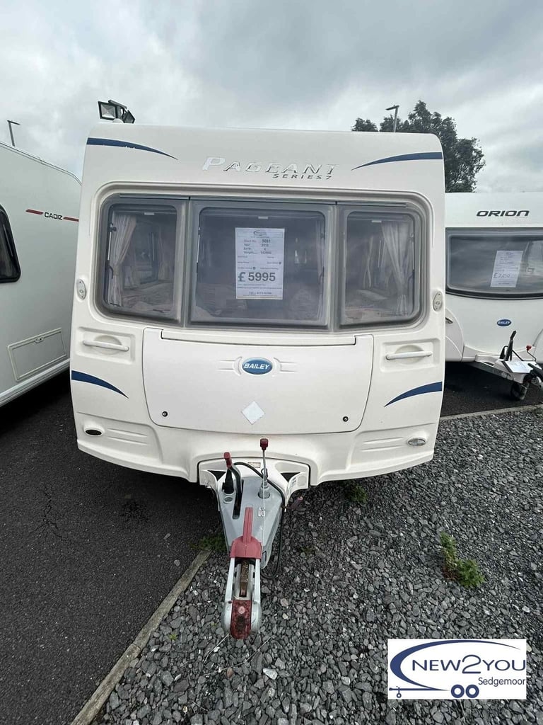 image for 2010 Bailey Pageant Champagne 4 Berth - End bathroom - STOCK NO S051