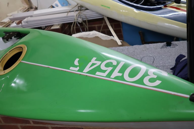 12 FOOT Kayak Canoe , fishing / Water sports