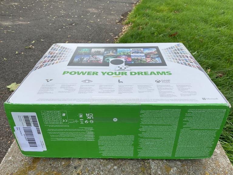 Microsoft White Xbox Series S 512GB Digital Console Bundle - New & Sealed.