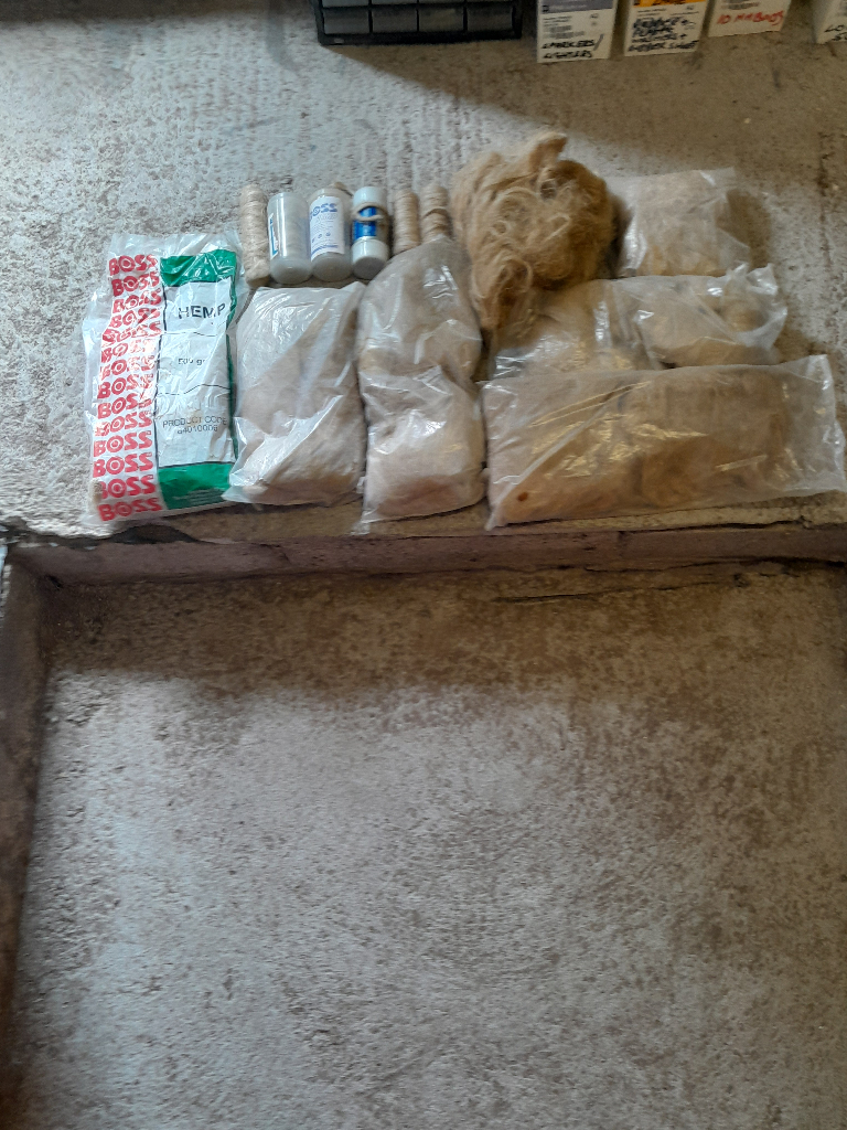 Large Quantity of Traditional Plumbers Hemp - 2.7kg