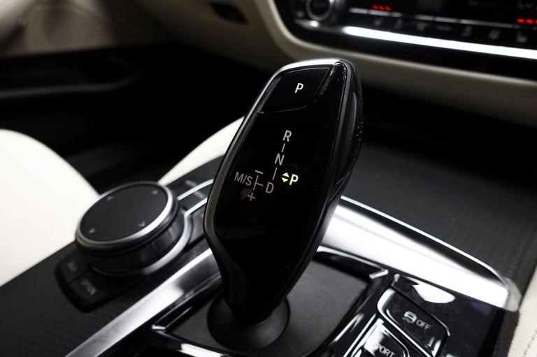 2021 BMW 5 Series 2.0 520d MHT M Sport Saloon 4dr Diesel Hybrid Steptronic Euro 6 (s/s) (190  Sal...