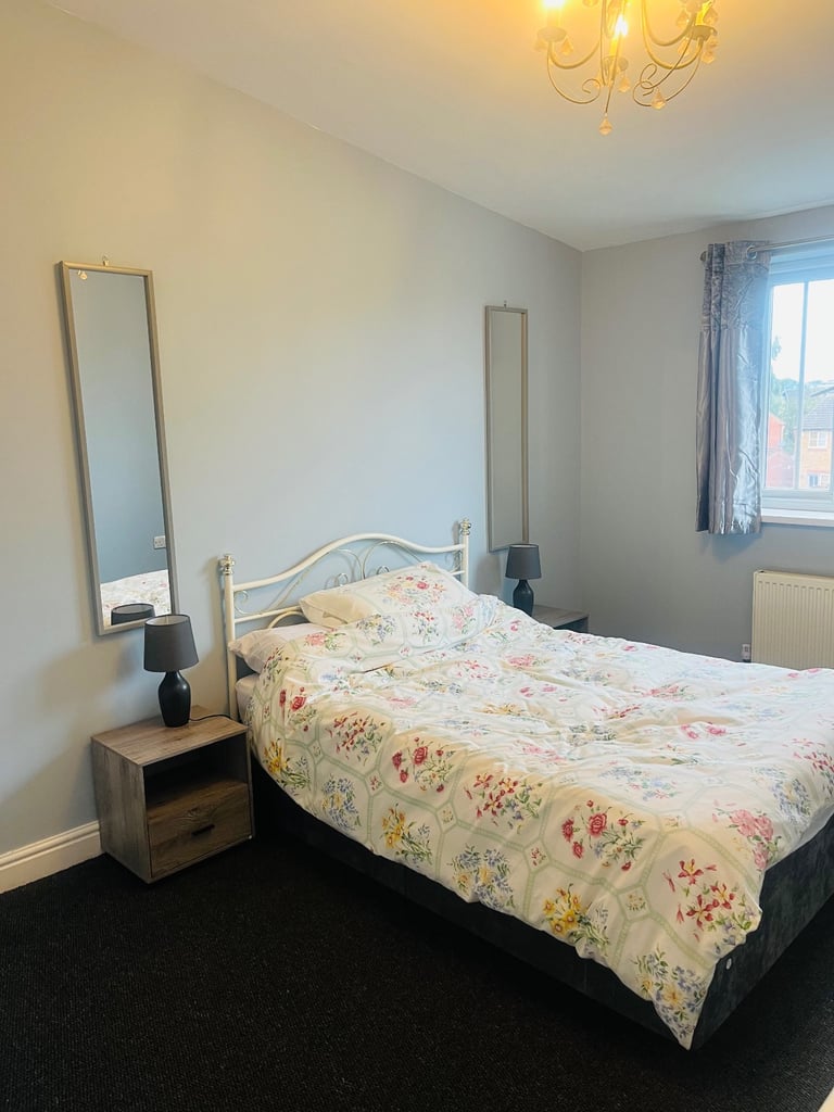 Rooms to rent in Burton, near Derby