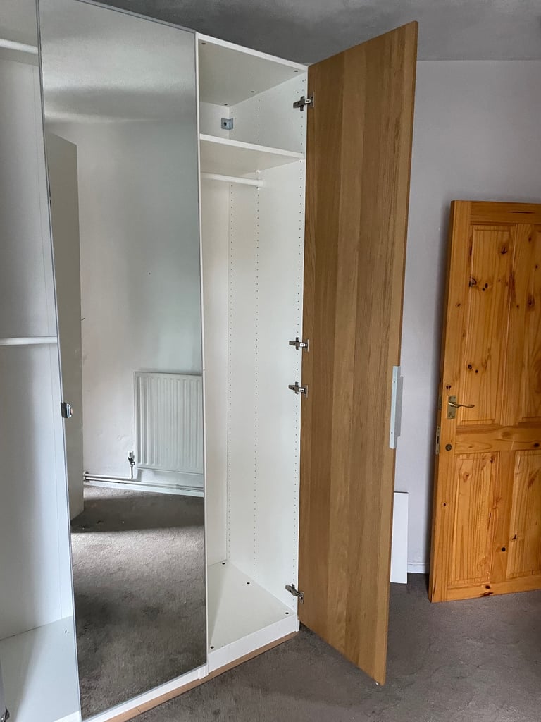FREE DELIVERY 🥰🚚🥰 IKEA PAX BROWN TRIPLE MIRROR DOOR WARDROBE GOOD CONDITION 