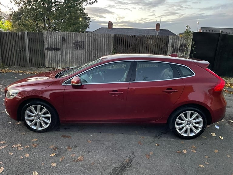 2015 Volvo V40 D4 [190] SE Lux Nav 5dr HATCHBACK DIESEL Manual