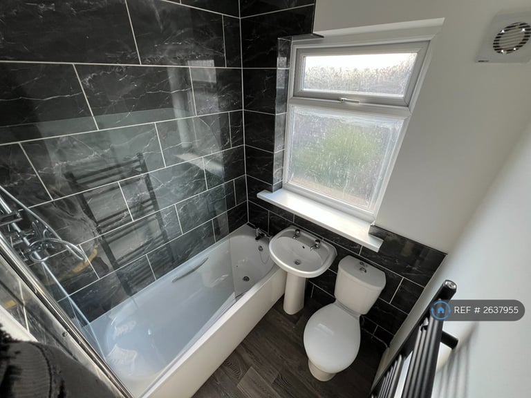 3 bedroom house in Poitiers Road, Coventry, CV3 (3 bed) (#2637955)