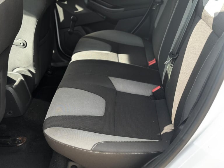 Ford Focus 1.0T EcoBoost Zetec Euro 5 (s/s) 5dr Petrol Manual