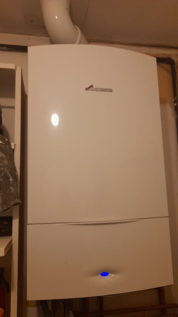 image for Worcester Greenstar 34CDi Classic ErP Combi Boiler + Salus RT500RF Wireless Thermostat 