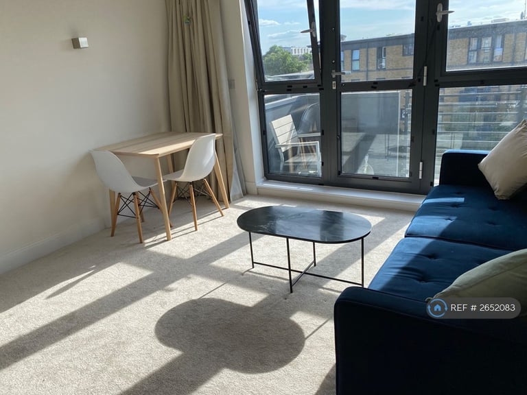 1 bedroom flat in Spa Road, London, SE16 (1 bed) (#2652083)