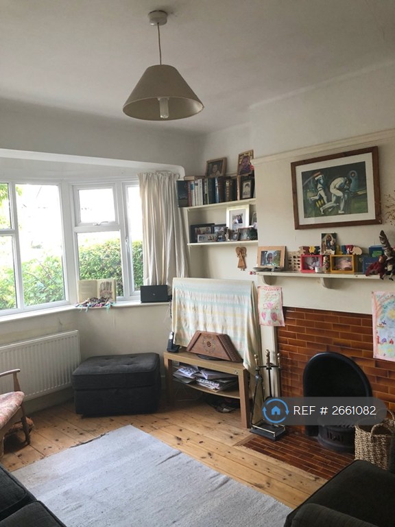 3 bedroom house in Harcourt Drive, Canterbury, CT2 (3 bed) (#2661082)