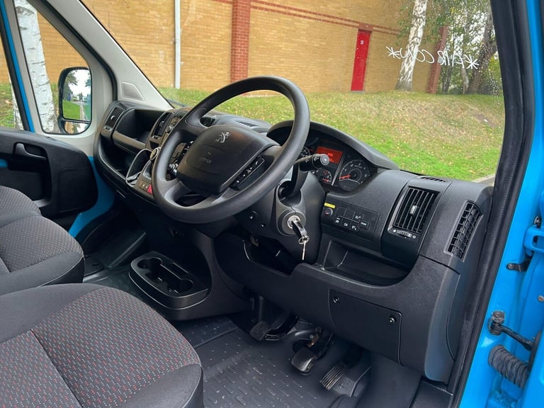 2022 Peugeot Boxer 2.2 BlueHDi 335 S Platform Cab L3 Euro 6 (s/s) 2dr Luton Diesel Manual