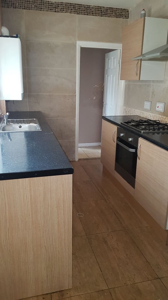 3 Bedroom Semi detached house TO LET