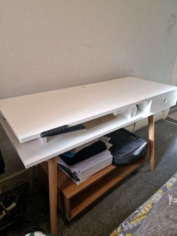 Office table/ computer table