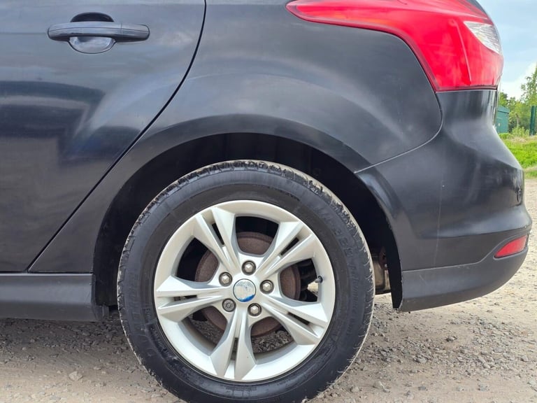 2013 Ford Focus 1.6 Zetec Powershift Euro 5 5dr Hatchback Petrol Automatic