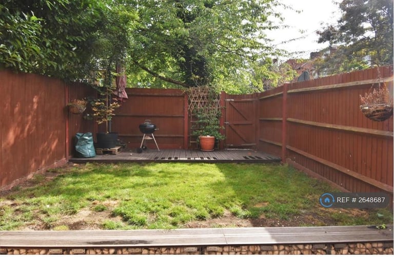 3 bedroom house in Cressingham Road, London, SE13 (3 bed) (#2648687)