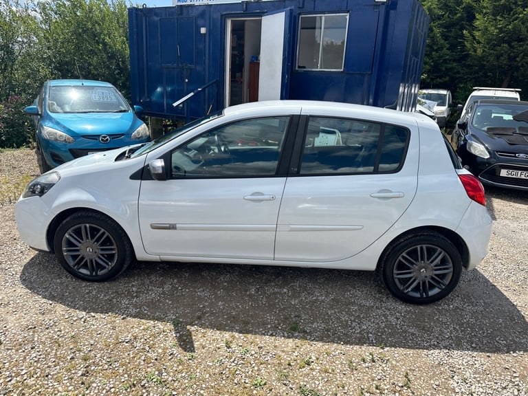 RENAULT CLIO TOM TOM DCI DIESEL £20 A YEAR ROAD TAX