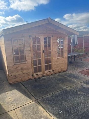 GARDEN SUMMERHOUSE HEAVY DUTY ERECTED FOR FREE