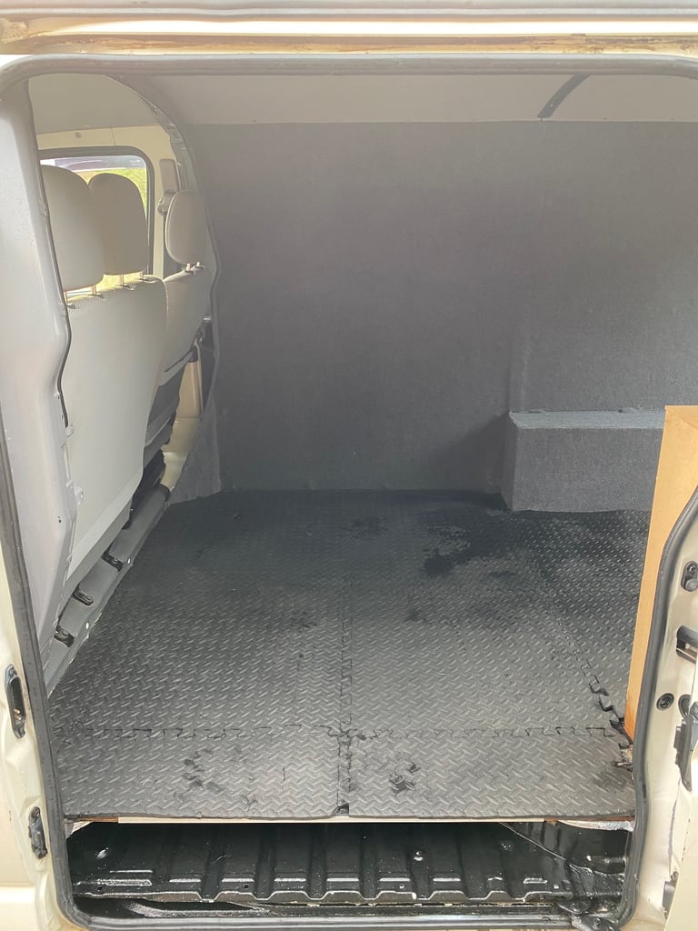 2009 Toyota Hiace 280 D-4D SWB 120bhp **FSH, NEW MOT**