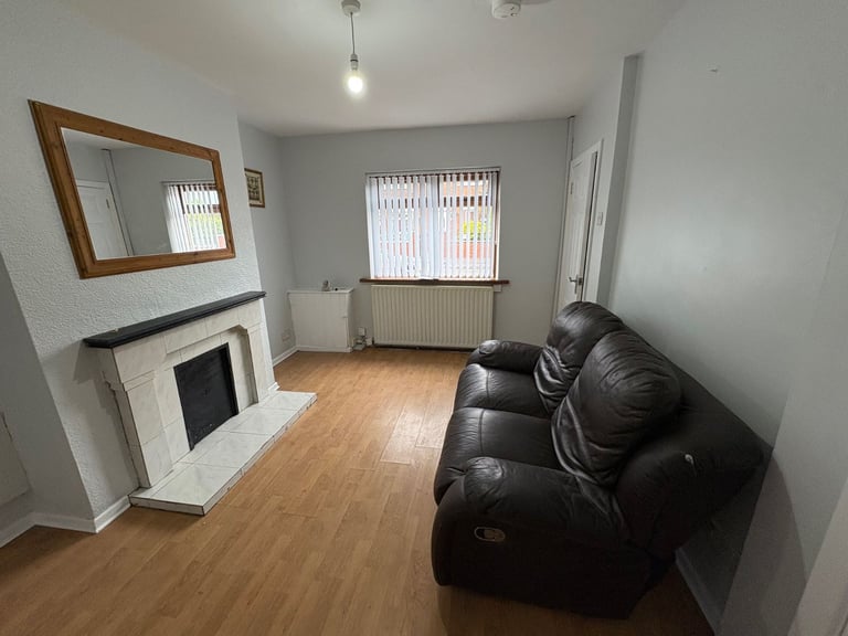 Completely Redecorated Two Bedroom with Home Office/Box Room Close to Hospitals off Donegall Road