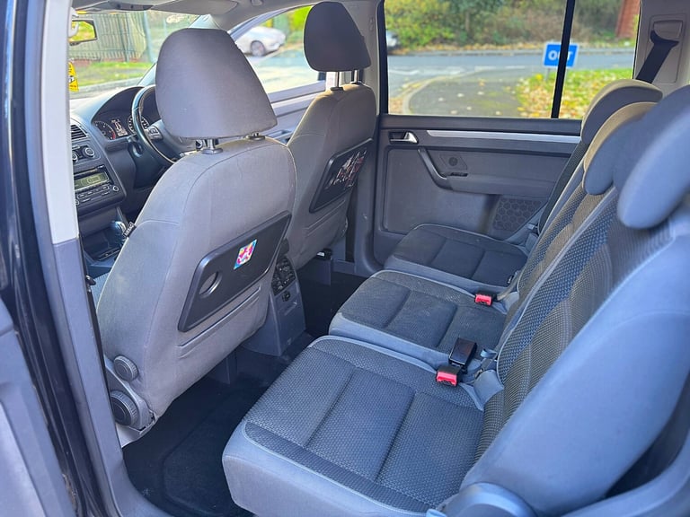 2011 Volkswagen Touran 2.0 TDI SE 5dr DSG MPV Diesel Automatic