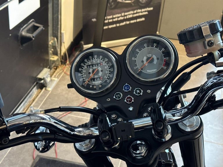 2009 Triumph Bonneville AIR COOLED black