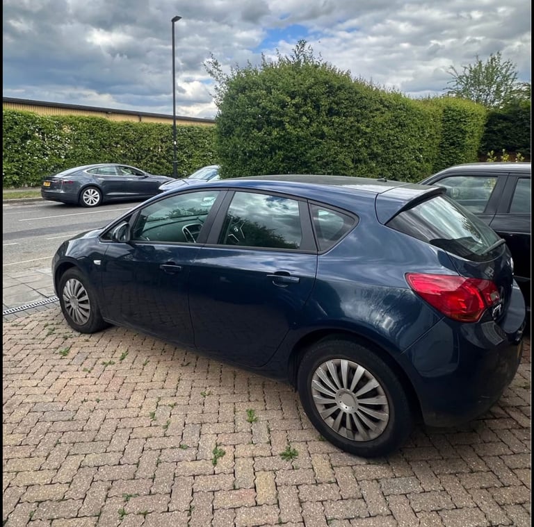 Vauxhall, ASTRA, Hatchback, 2012, Manual, 1598 (cc), 5 doors