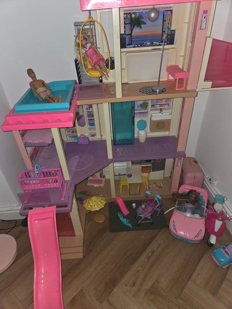 Barbie dreamhouse light up/ music