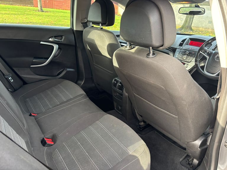 Vauxhall, INSIGNIA, Hatchback, 2010, Manual, 1956 (cc), 5 doors