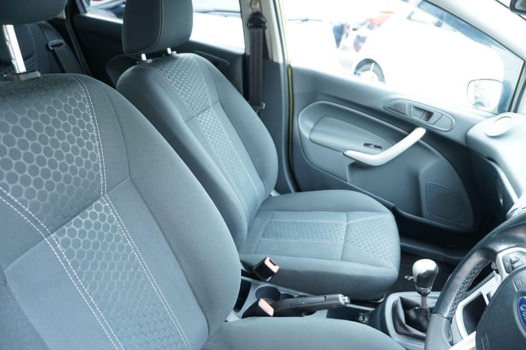 2010 Ford Fiesta 1.6 Titanium 5dr HATCHBACK Petrol Manual