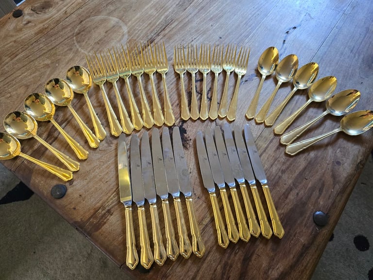 Gold plated top quality dinner cutlery set for 6 people - never been used