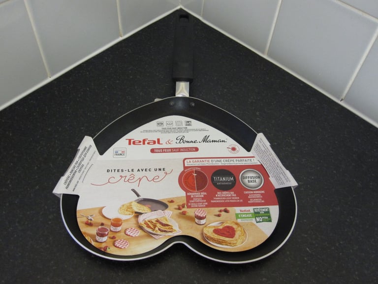 image for Tefal Heart Shaped Non-Stick Aluminium Crepe Pan