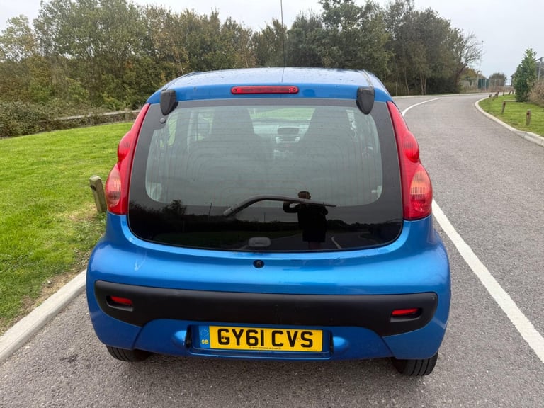 PEUGEOT 107 1.0 12V Urban 2011