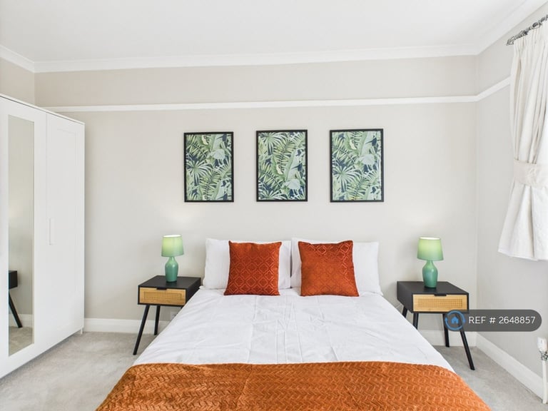 4 bedroom house in Merton Hall Gardens, London, SW20 (4 bed) (#2648857)