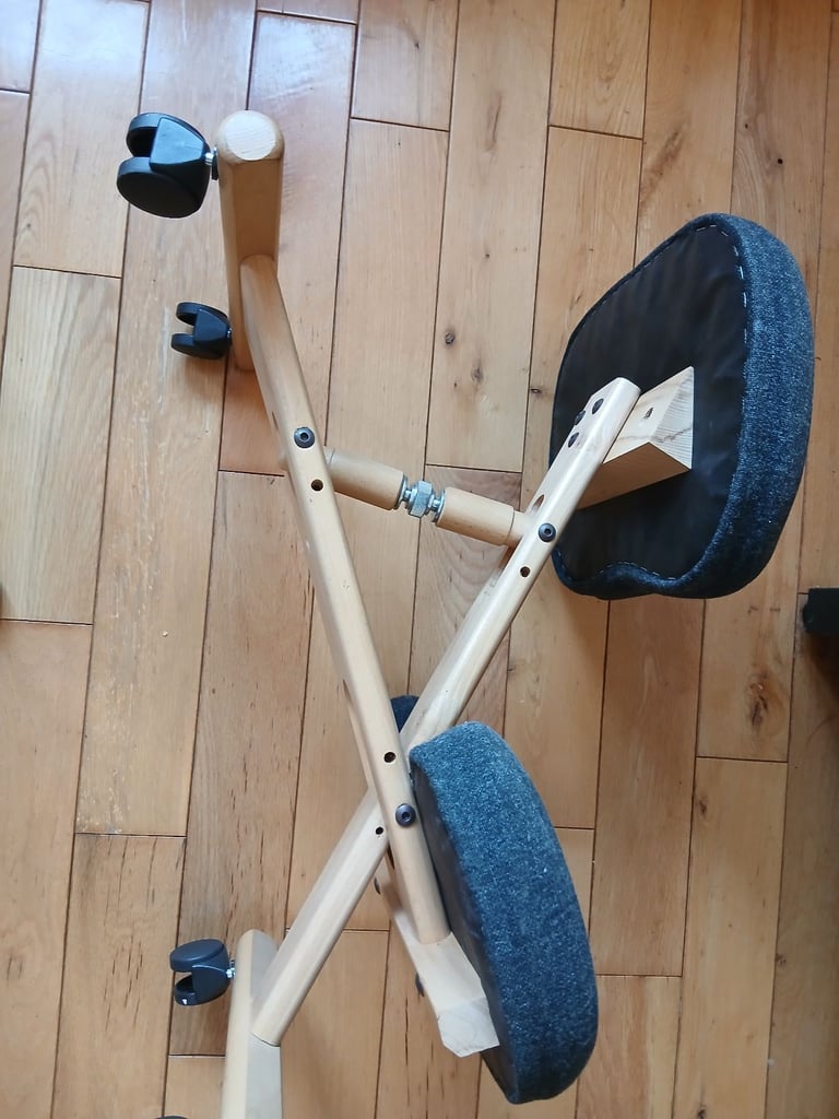 Leeds 15. Ergonomic design desk chair VGC  £30