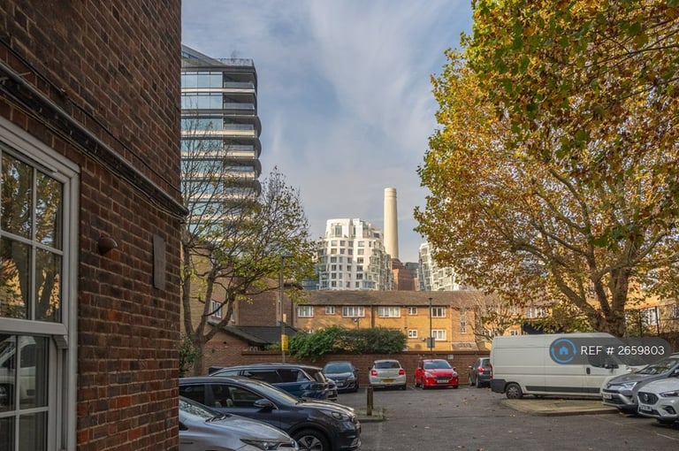 1 bedroom flat in Seldon House, London, SW8 (1 bed) (#2659803)