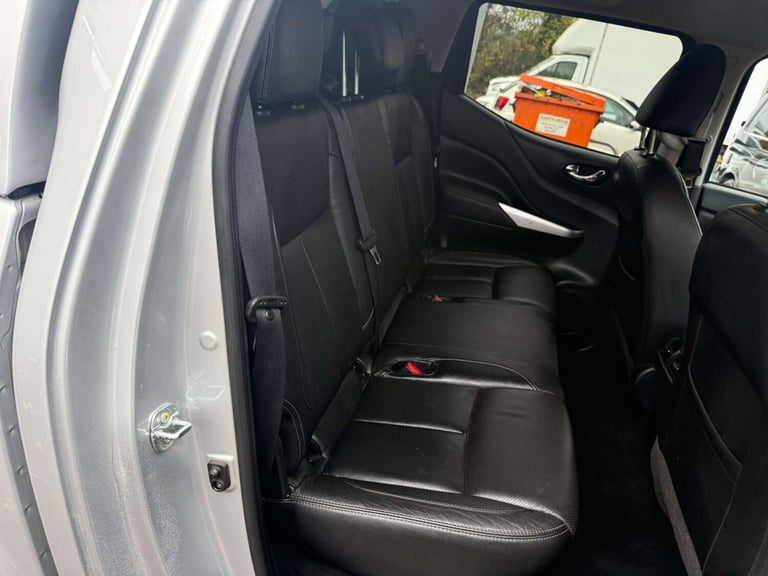 2016 Nissan Navara Double Cab Pick Up Tekna 2.3dCi 190 4WD Auto PICK UP DIESEL Automatic