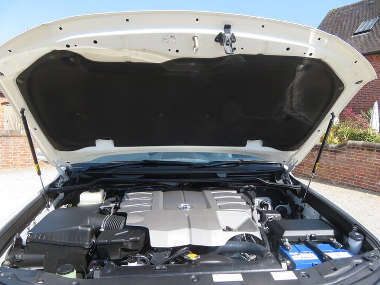 2015 Toyota Landcruiser ZX 4.6 V8  4x4 Petrol Automatic