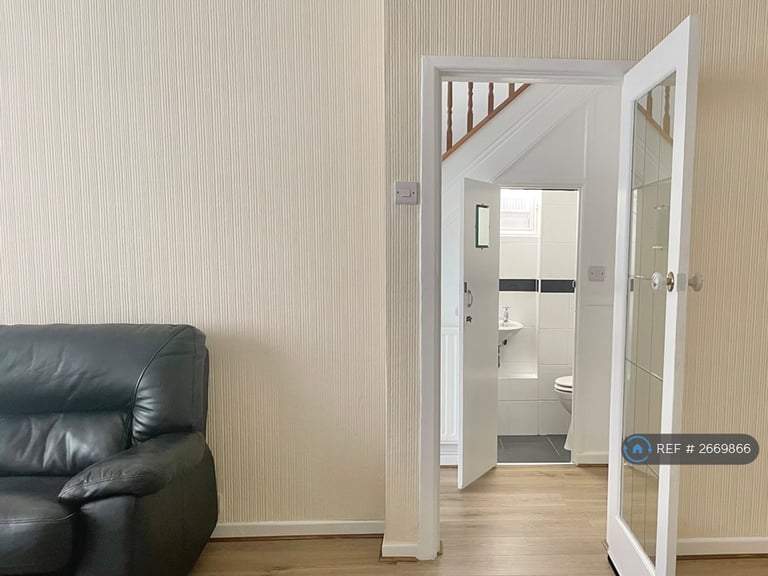 3 bedroom house in Elford Grove, Manchester, M18 (3 bed) (#2669866)