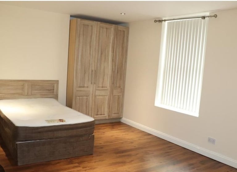 Room for rent student le4 area near dmu