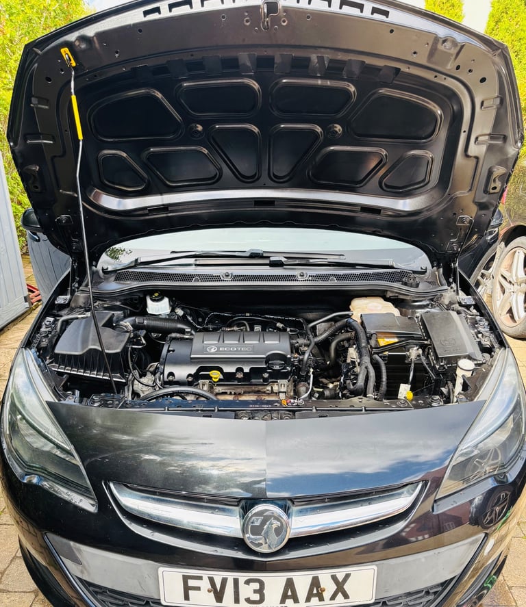 Vauxhall ASTRA J 2013 ,  1.4 PETROL 