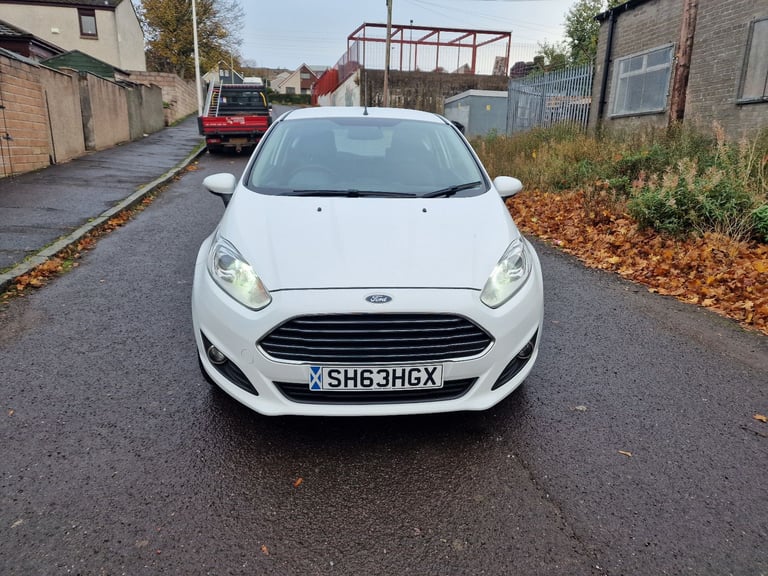 Ford, FIESTA,titanium Hatchback, 2013, Manual, 1498 (cc), 3 doors