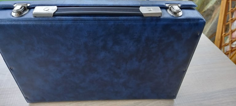Photographic slides storage/carry case