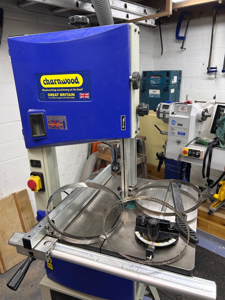 Charnwood B350 Woodworking Bandsaw with Wheeled Stand, And 4 Blades