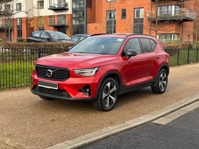2024 Volvo XC40 2.0 B4P Ultimate Dark AUTO *DAMAGE REPAIRABLE SALVAGE* ESTATE Petrol Automatic