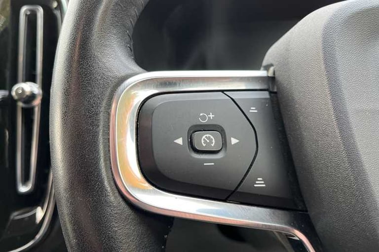 2018 Volvo XC40 2.0 D4 Inscription SUV 5dr Diesel Auto AWD Euro 6 (s/s) (190 ps) SUV Diesel Autom...
